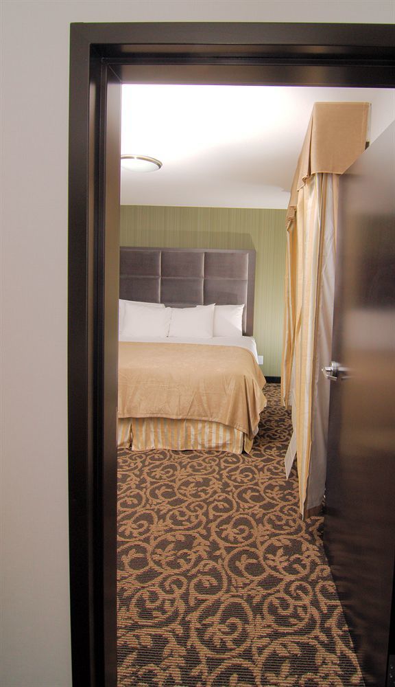 Paradise Inn And Suites Redwater Εξωτερικό φωτογραφία