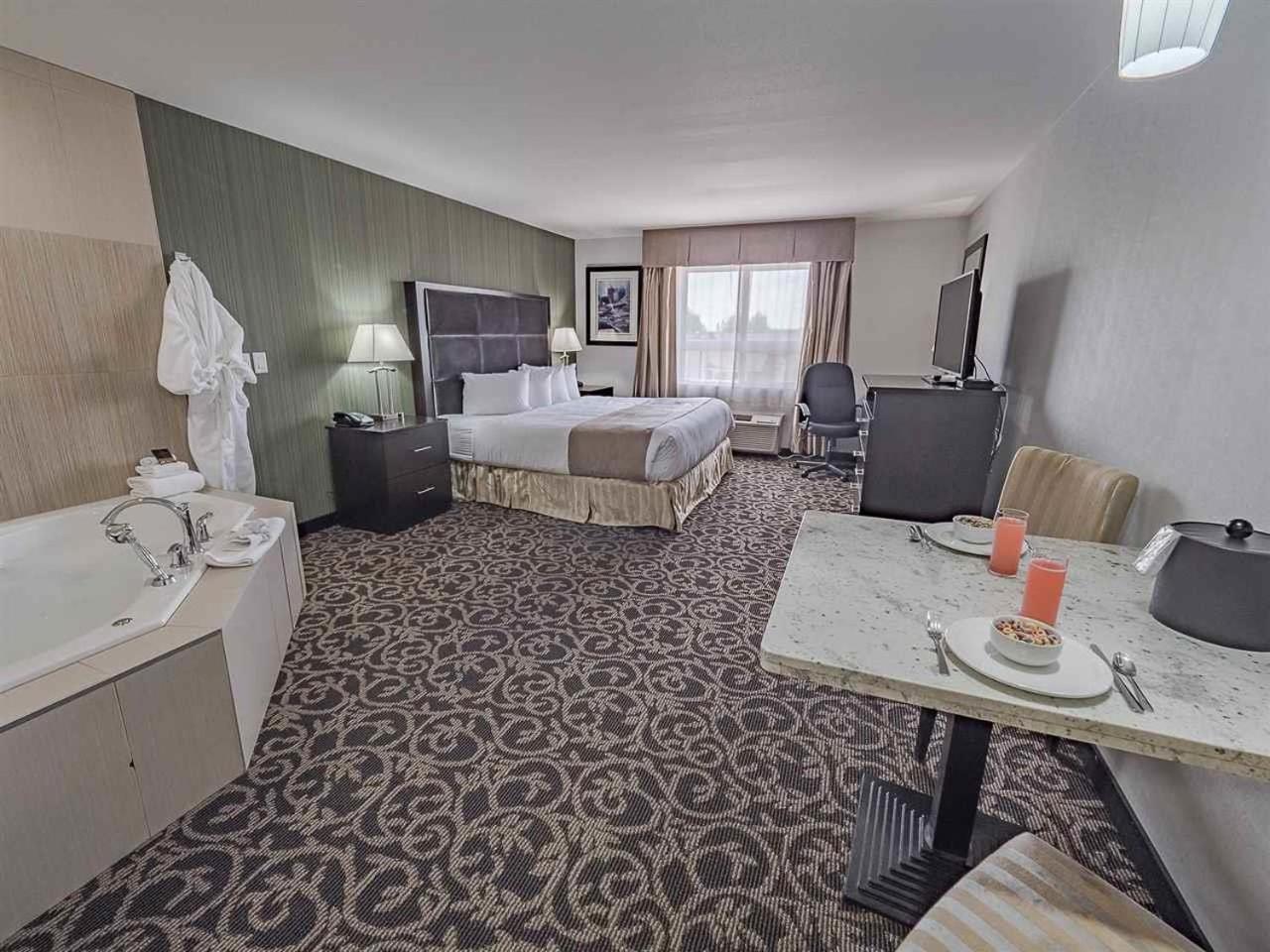 Paradise Inn And Suites Redwater Εξωτερικό φωτογραφία